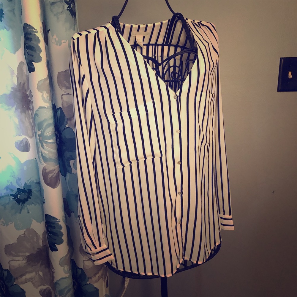 H&M black and white stripe button down